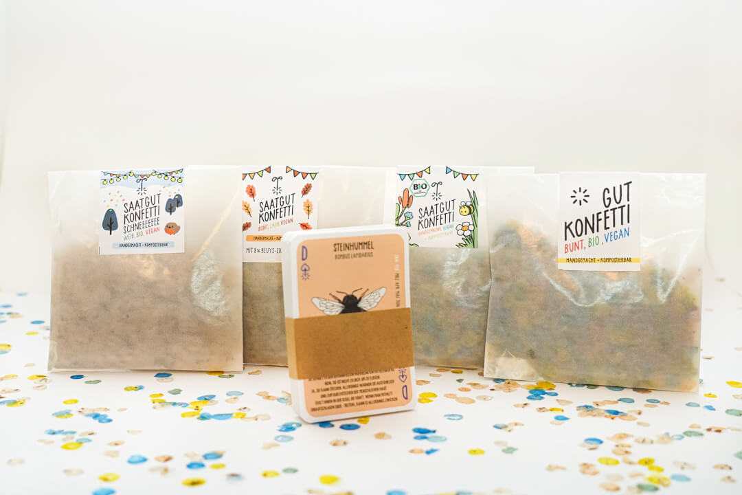 Deine Gemische Tüte von Saatgutkonfetti: Schneekonfetti, Laubkonfetti, Saatgutkonfetti, Gutkonfetti und unser Biodiversitätskartenspiel data-zoom=